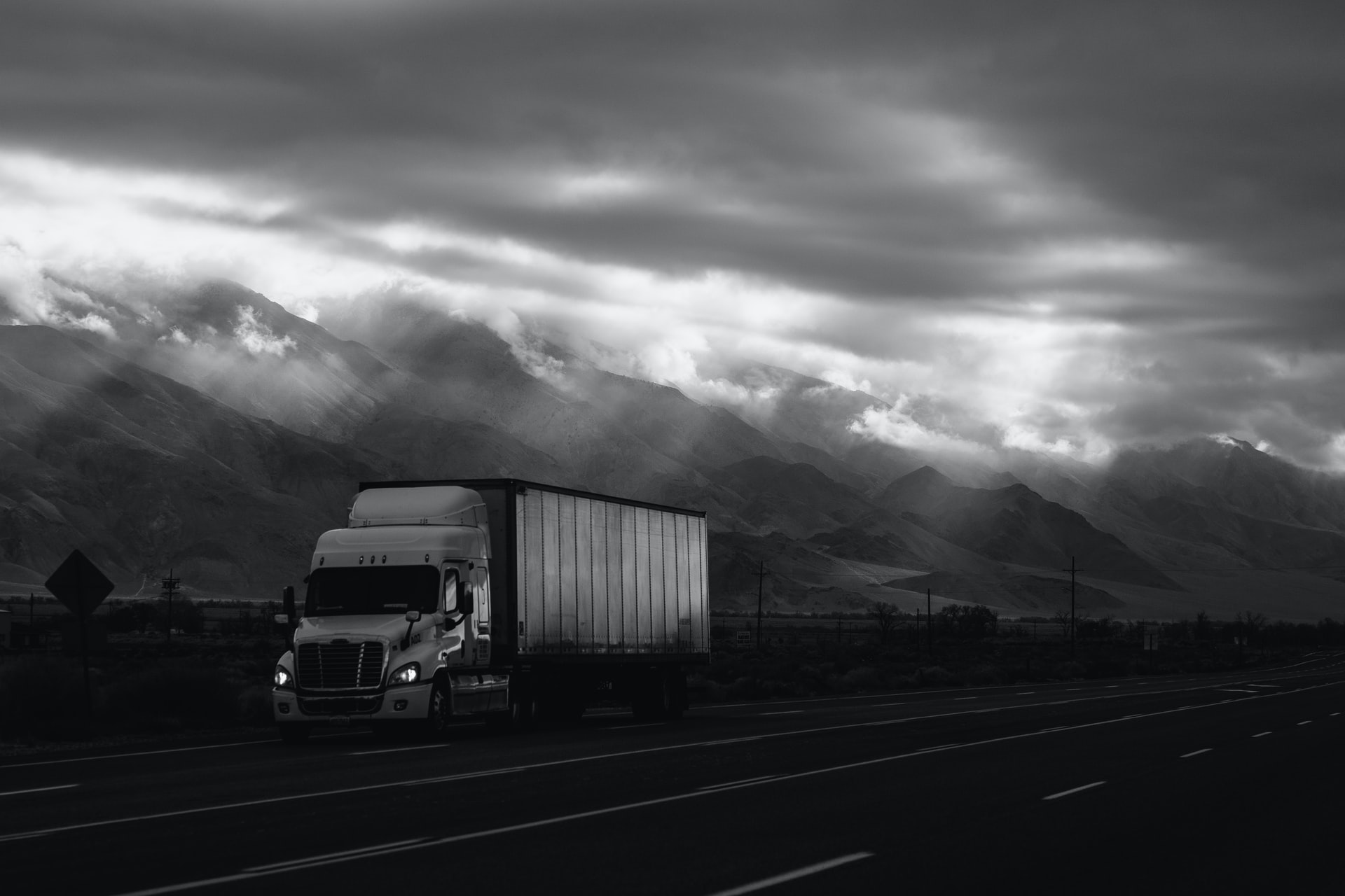 robson-hatsukami-morgan-NKr0qBAkU4s-unsplash (1)